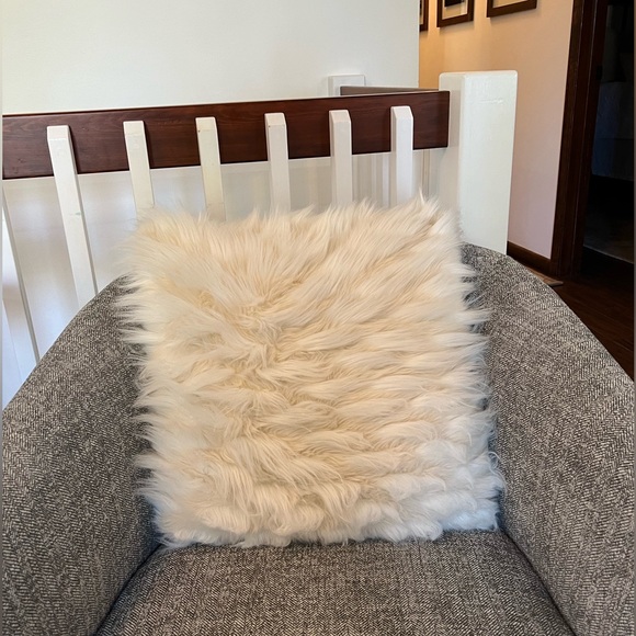Pottery Barn Kids Fur Pillow - Picture 1 of 2